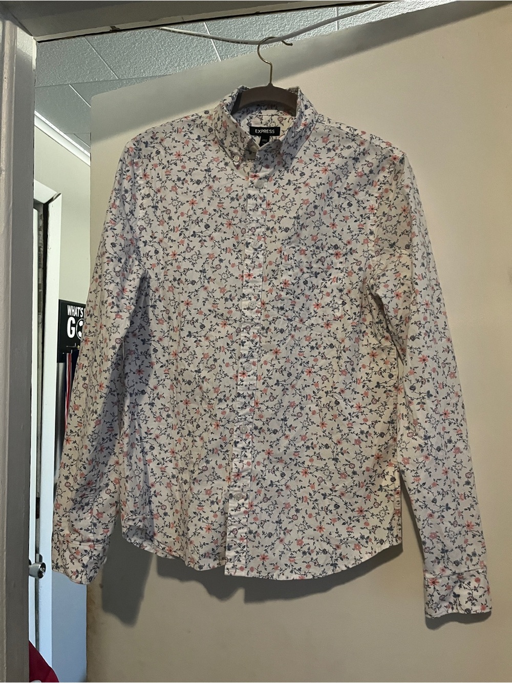 Express Floral Button Down men’s Shirt XS Cream Pink Blue Long Sleeve